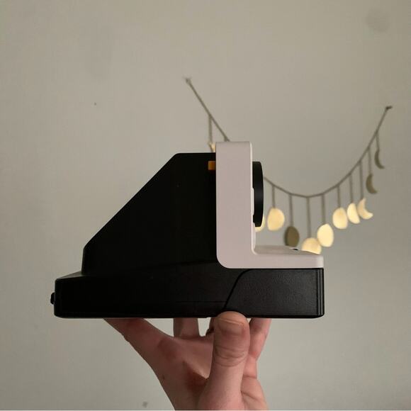 Polaroid Originals One Step 2 Camera - Picture 7 of 9